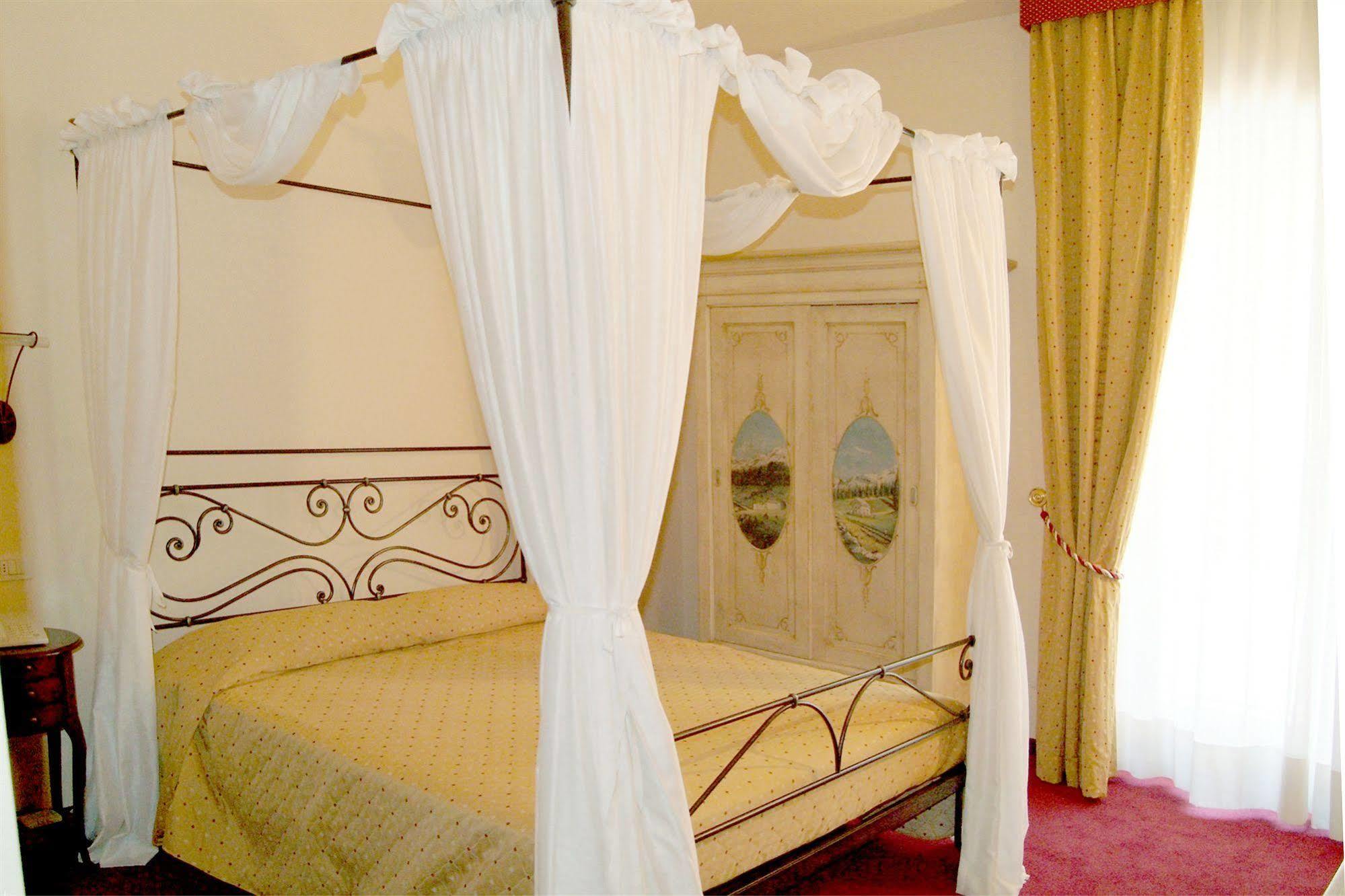 Albergo Olivo Belluno Veronese Exterior photo